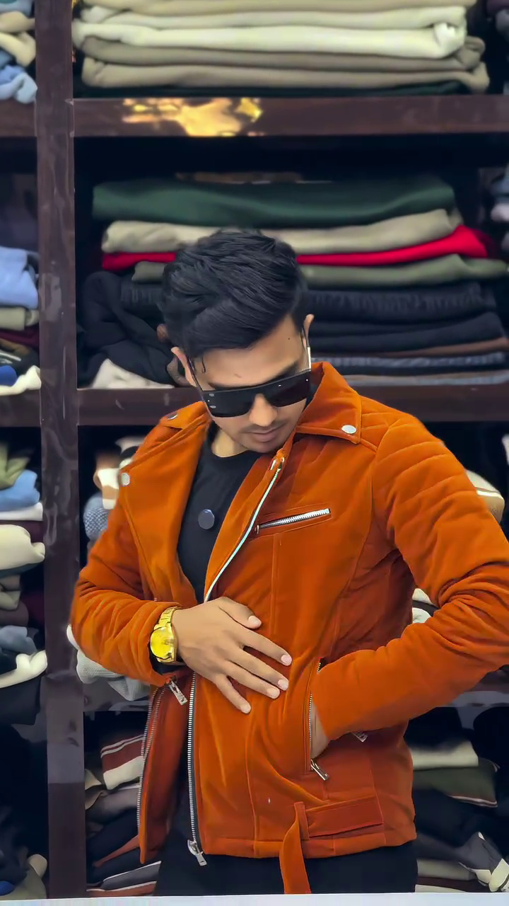 Crimson Edge Belted Jacket with Golden Touch – A Bold Fashion Icon” 🔥🧥💫