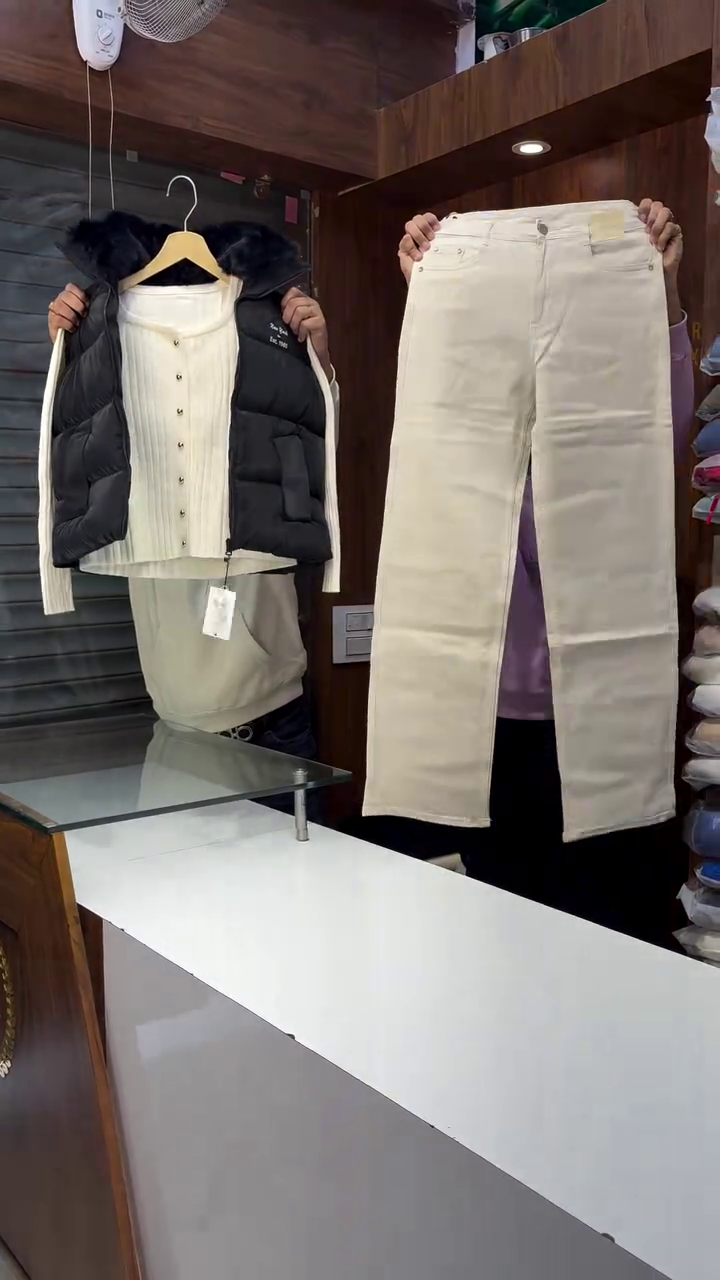 🧥🤍 “Ivory Ember” – Cream & Brown Puffer Vest with Cozy Flair 🧥🤍