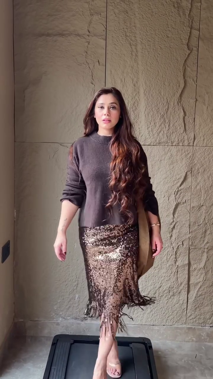 Champagne All‑Over Sequin Straight‑Fit Party Pants with Soft Off‑Shoulder Ivory Knit Sweater Co‑ord Set” ✨