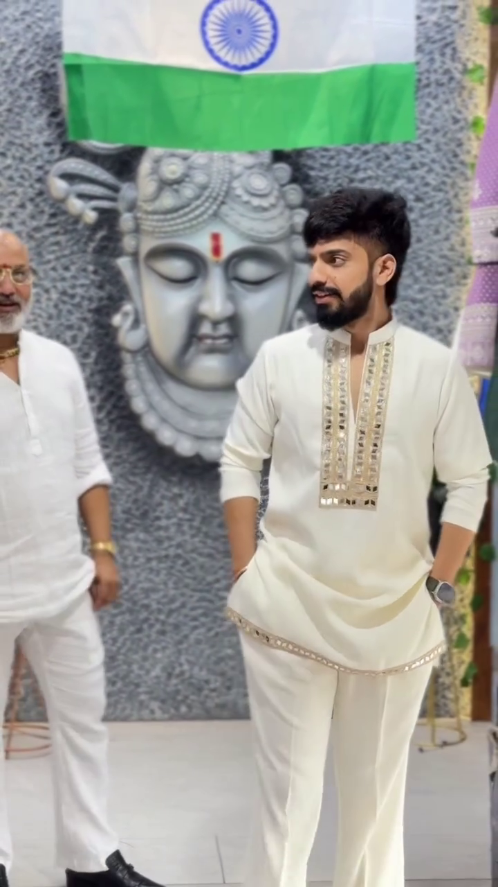 Traditional White Embroidered Kurta with Modern Smartwatch Accent 🌿👕🤍✨🇮🇳