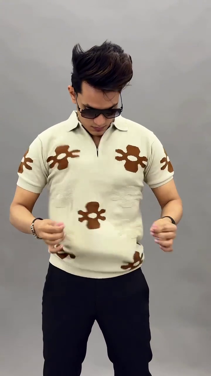 Men’s Beige Floral Pattern Short-Sleeve Smart Casual Polo Collar Knit T-Shirt 🌼✨