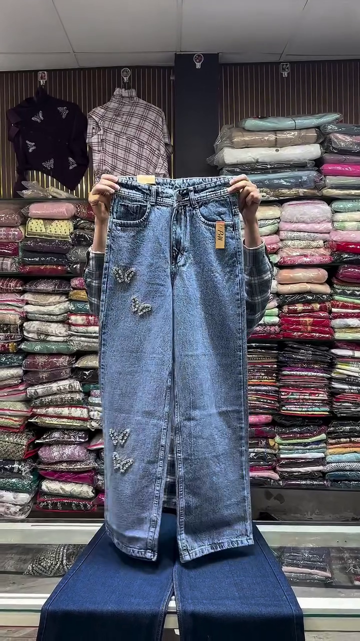 Women’s Dark Blue High-Waist Wide-Leg Cropped Denim Jeans with White Embroidered Hem Detailing ✨💙