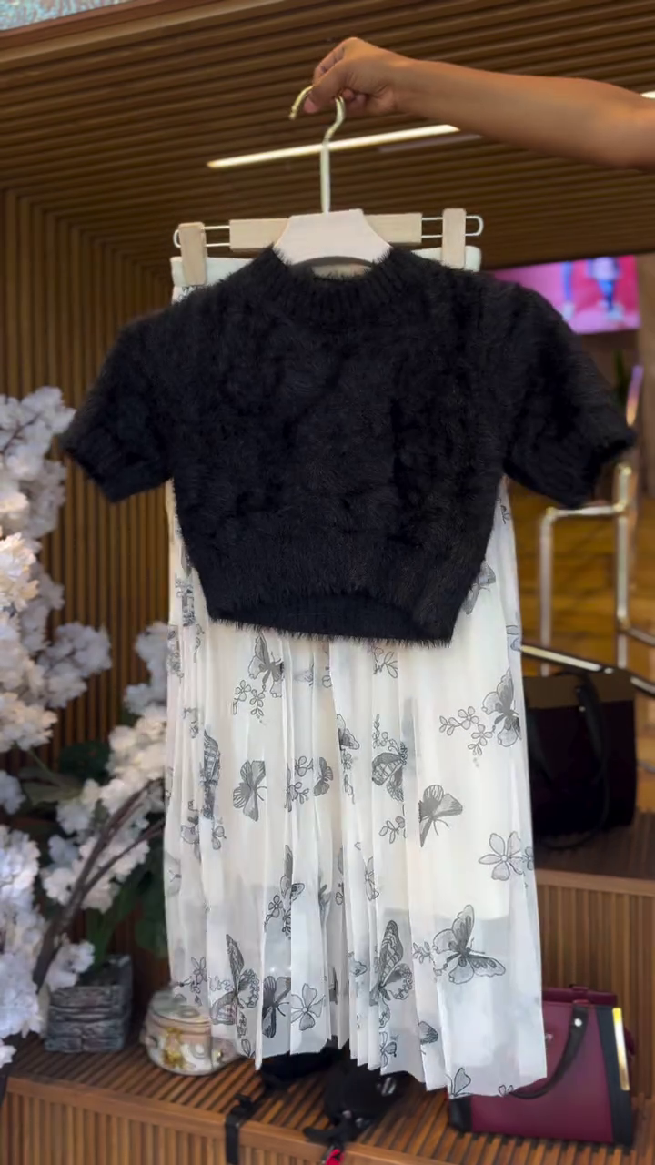 Girls Elegant Black Fuzzy Short-Sleeve Knit Top with White Butterfly Printed Pleated Chiffon Dress Set 🦋✨