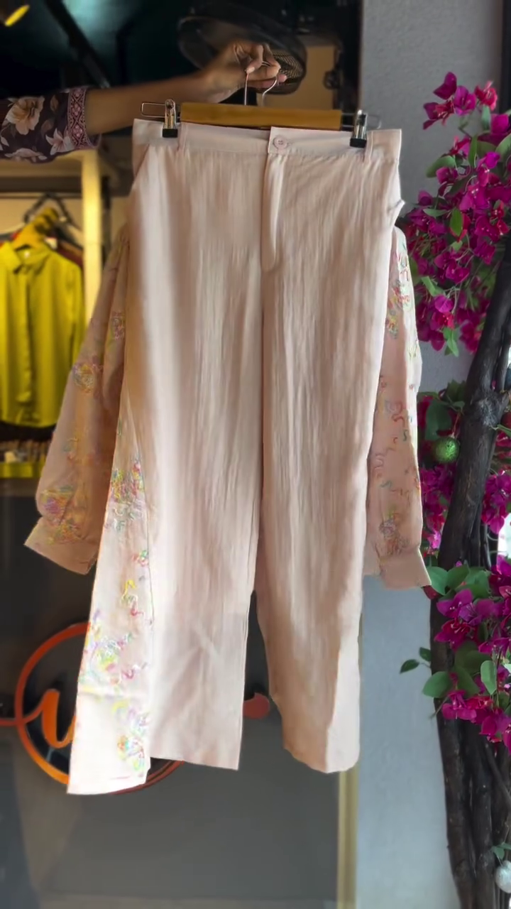 Soft Blush Pink Floral Embroidered Wrap-Style Top with Matching Relaxed Shorts Lounge Co-Ord Set 🌸🤍✨