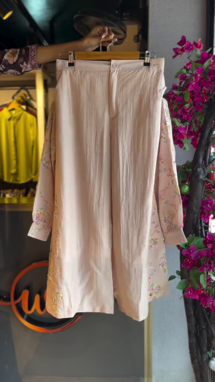 Soft Blush Pink Floral Embroidered Wrap-Style Top with Matching Relaxed Shorts Lounge Co-Ord Set 🌸🤍✨