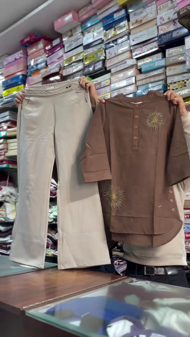Earthy Brown Half-Sleeve Embroidered Sunburst Detail Tunic with Buttoned Placket & Cream Straight-Fit Trousers Set 🤎🌟✨