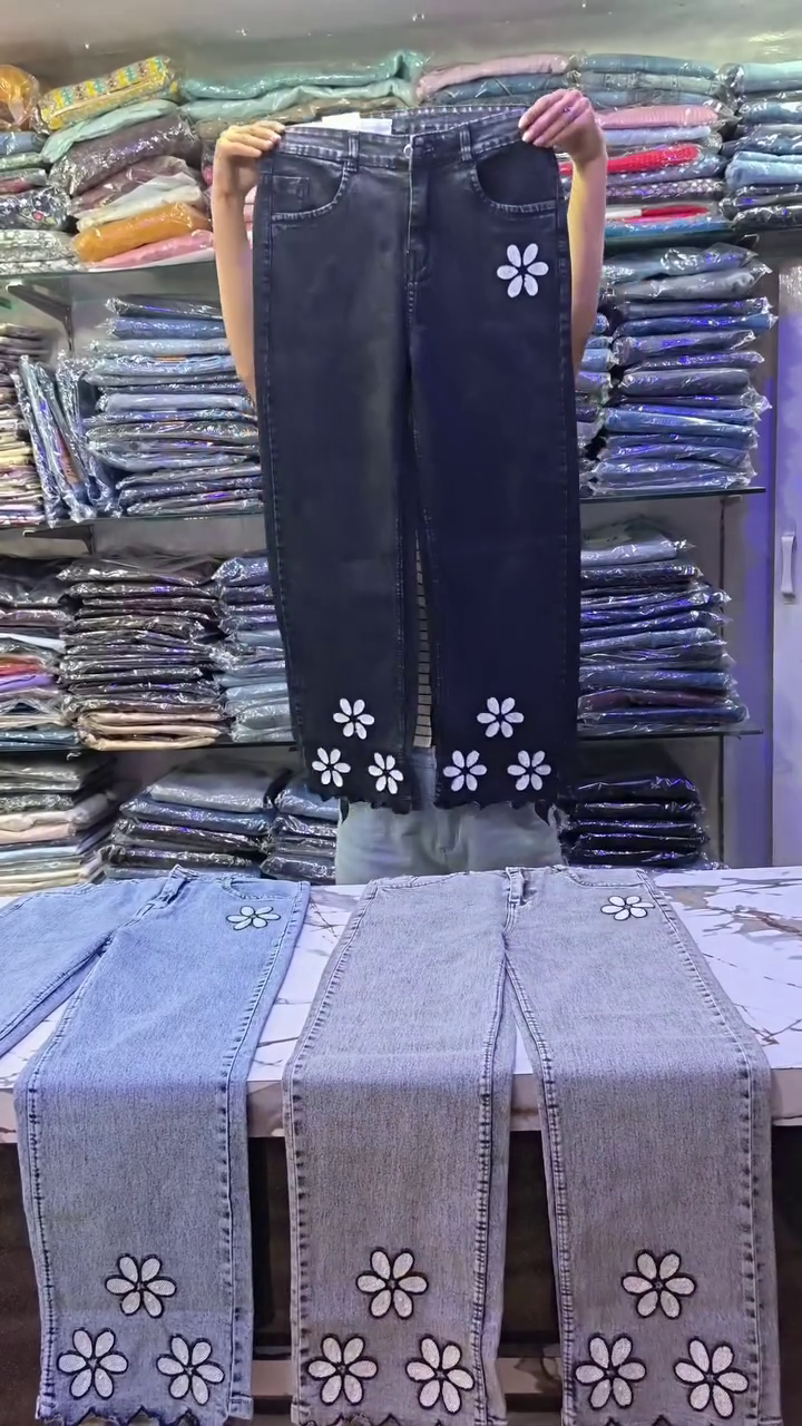 High-Waist Straight Cut Denim Jeans with Minimal Daisy Floral Embroidery & Scalloped Hem Detail – Light Blue & Black Variants 👖🌼✨