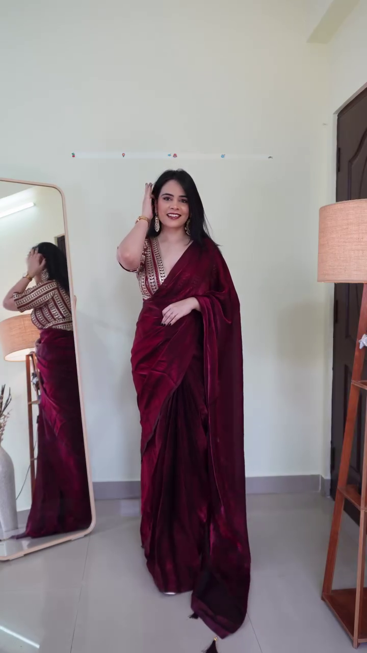 Pastel Lilac Sheer Organza Saree with Mirror-Work Border & Sequined Sleeveless Blouse – Elegant Festive & Wedding Occasion Ethnic Draped Ensemble