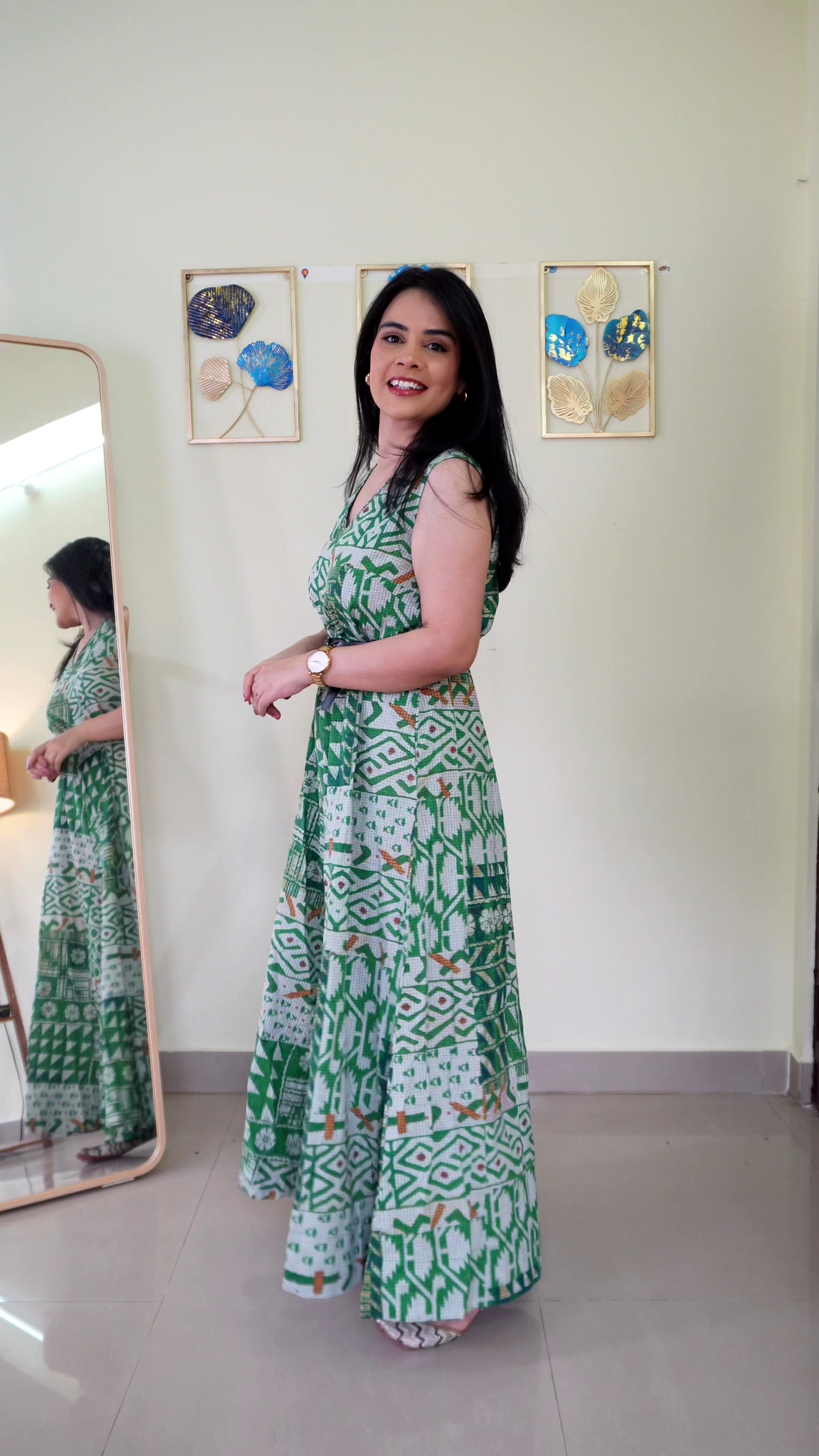 Dark Background Sleeveless Floral Maxi Dress with Waist Belt and Large Red, Green, Beige Flower Prints Elegant Statement Outfit 🌹👗🌿✨