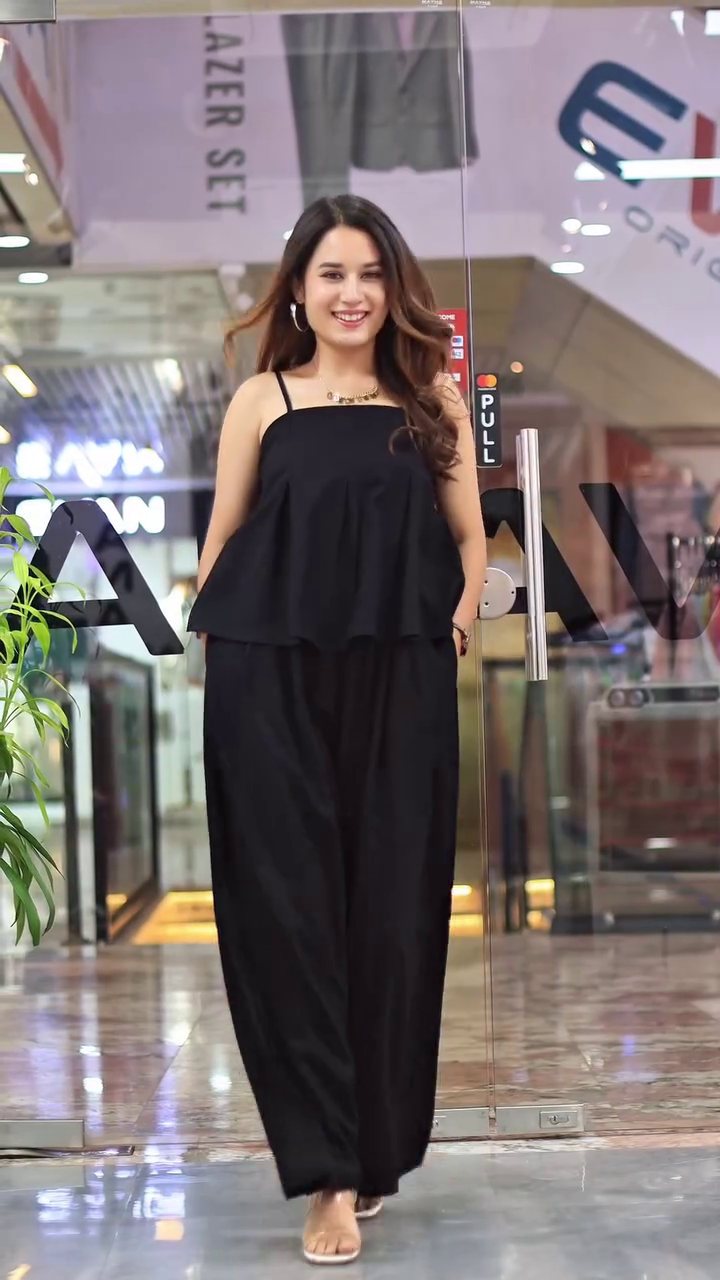 🖤✨  Elegant Sleeveless Layered Wide-Leg Jumpsuit Inspired Evening & Casual Chic Fashion Outfit ✨🖤