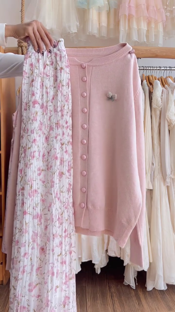 🌼💙 Soft Floral Print Maxi Dress & Decorative Flower Detail Knit Cardigan Feminine Fashion Combo Set 💙🌼✨