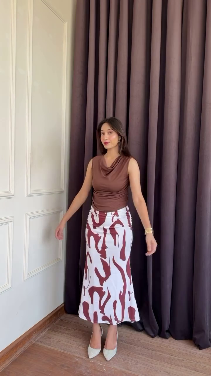 🤍🩶 Elegant Minimalist Square Neck Sleeveless Crop Top with Vintage Paisley Print High-Waist Mermaid Maxi Skirt Co-Ord Set for Women | Premium Summer Vacation & Evening Chic Outfit 🩶🤍