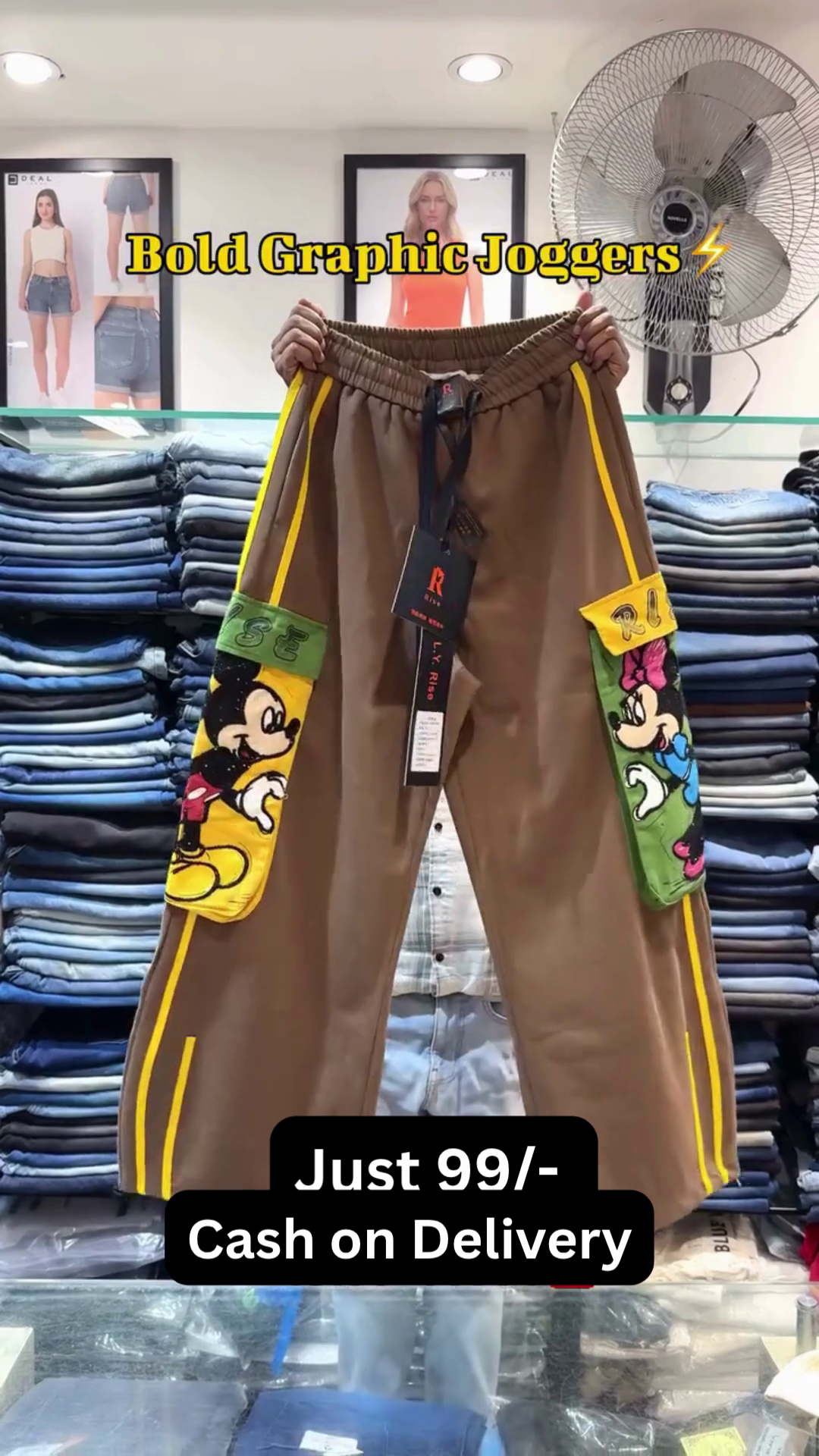 🖤⚡ Urban Street Art Graphic Relaxed Fit Cargo Jogger Pants for Men & Women | Trendy Oversized Casual Fashion Statement Bottom Wear with Utility Pocket Design ⚡🖤