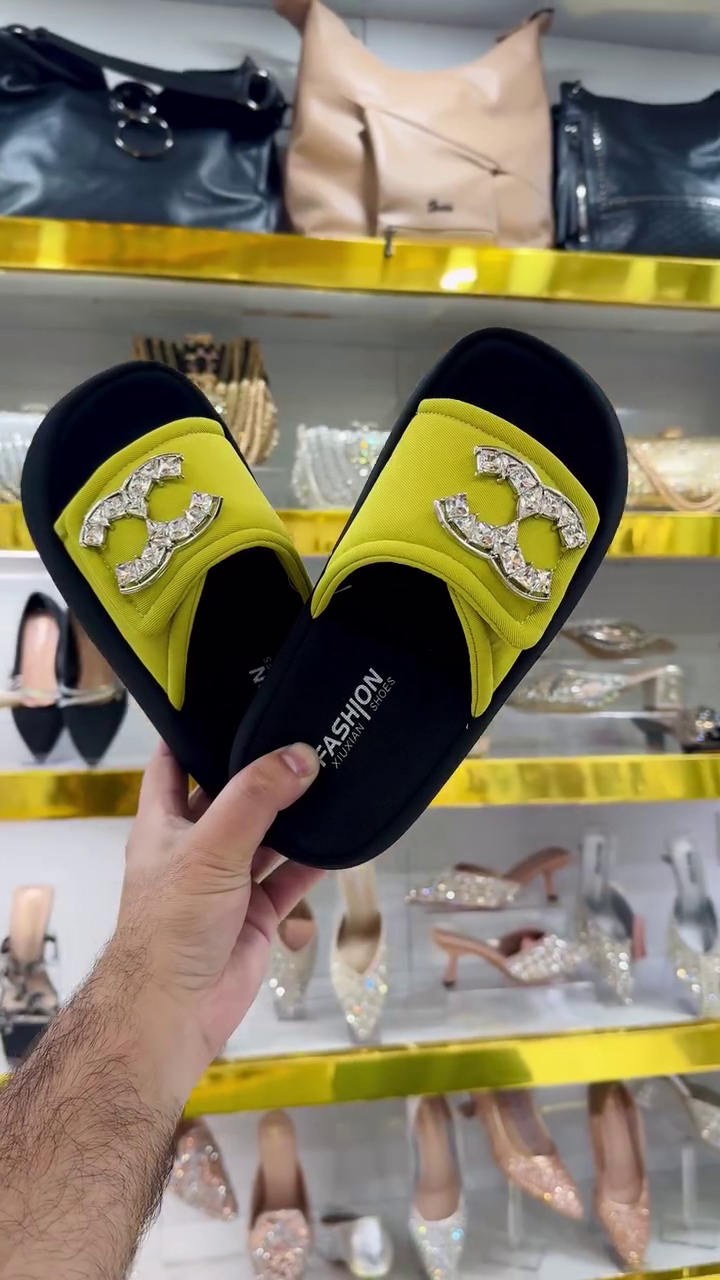 ✨🖤 Luxury Crystal Embellished Comfort Slide Sandals for Women | Premium Fashion Slip-On Flat Slippers with Glamorous Statement Buckle Design 🖤✨